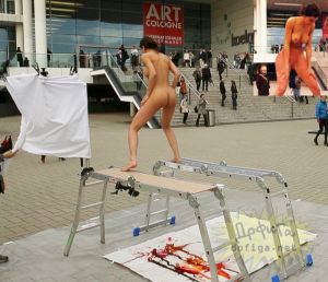 Орчин үеийн урлаг гэнэ /+18 /